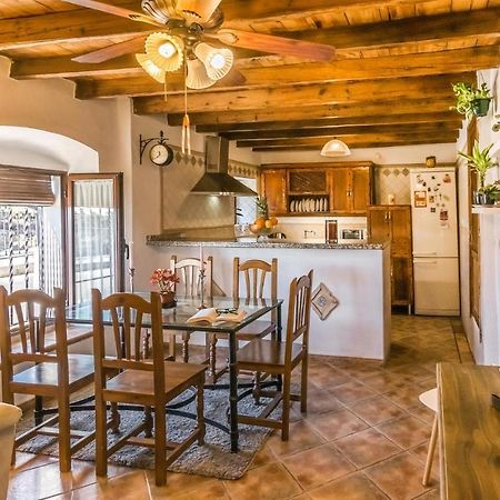 Pet Friendly Home In Hornachuelos With Kitchen Kültér fotó