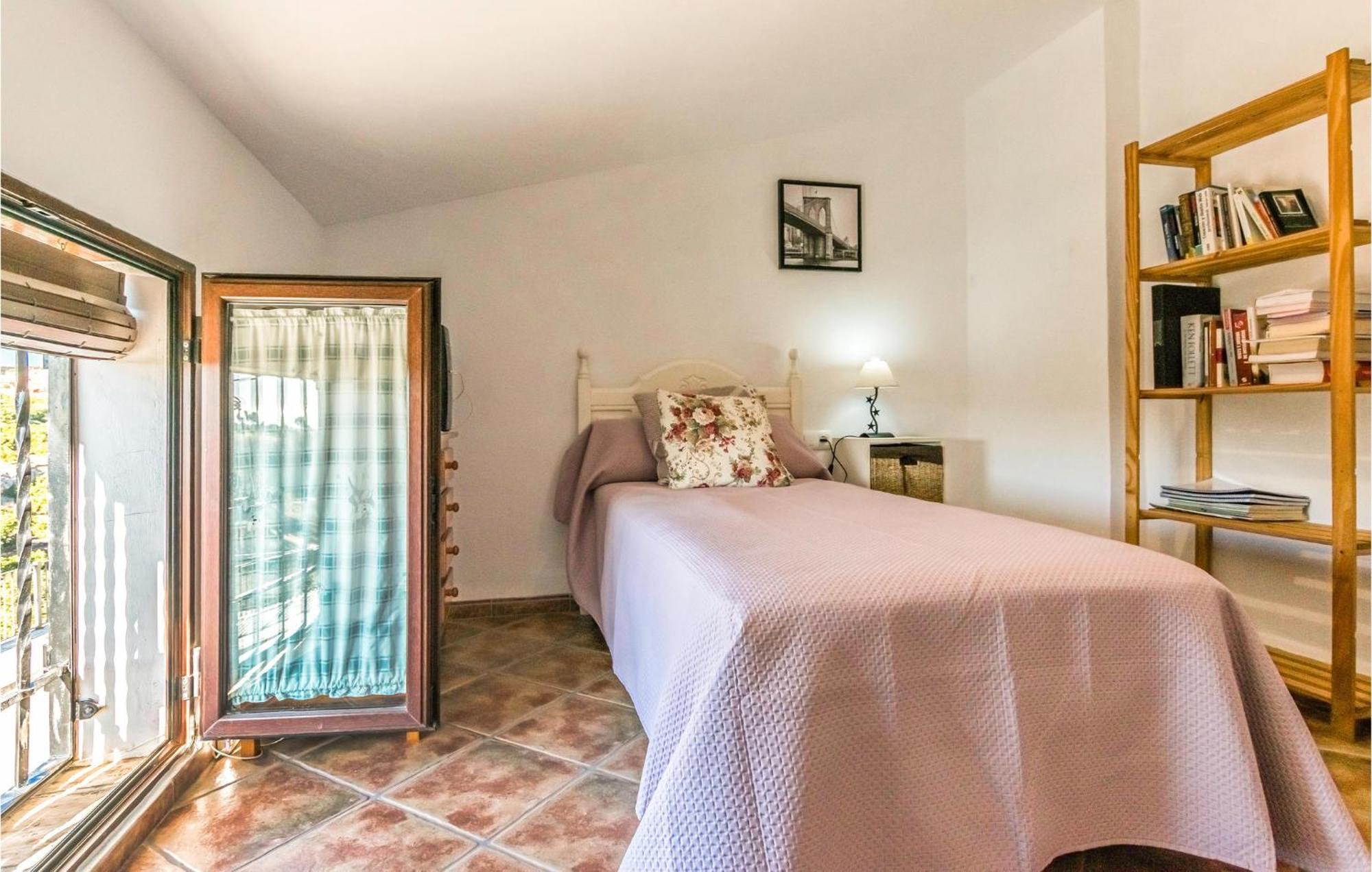 Pet Friendly Home In Hornachuelos With Kitchen Kültér fotó